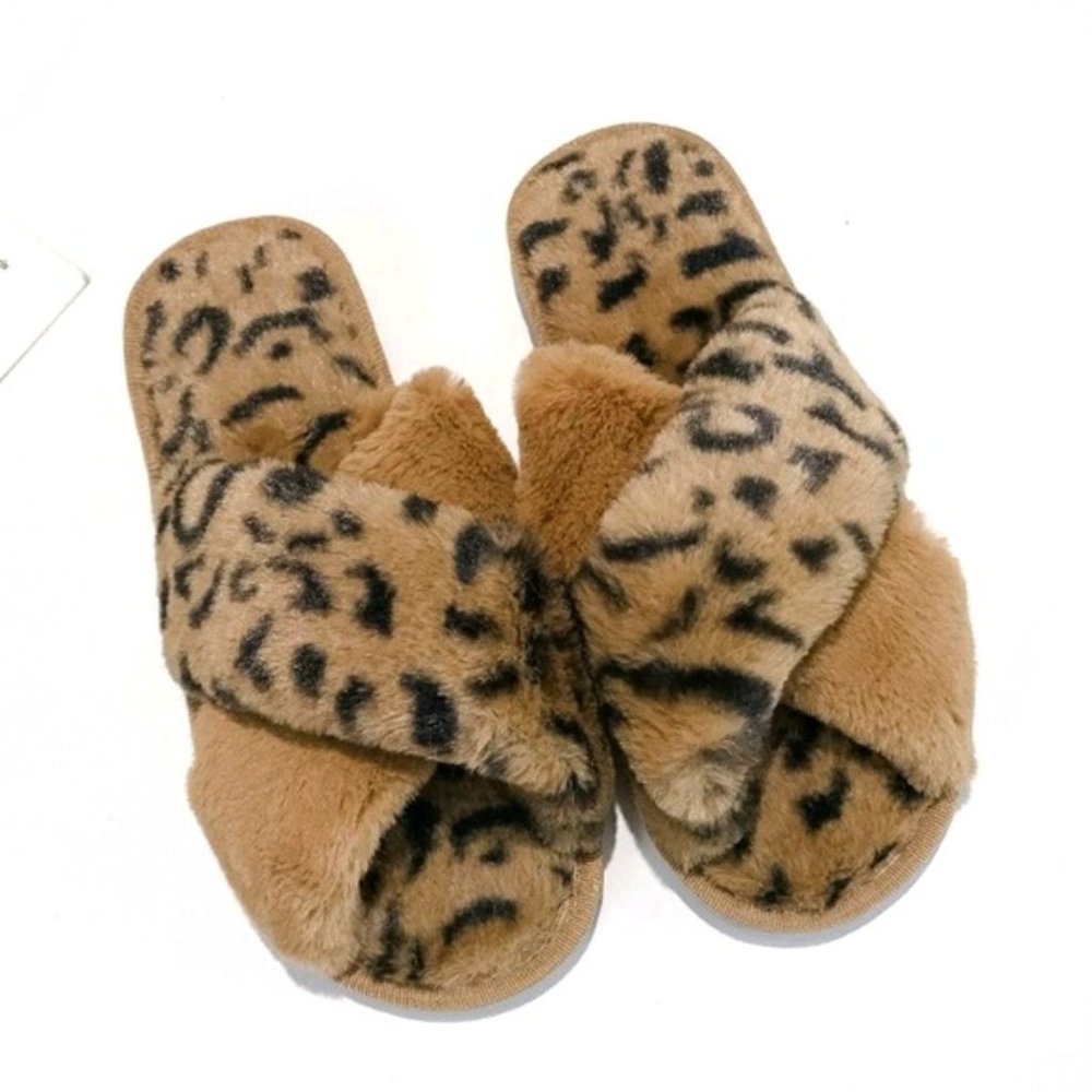Tan & Black Cheetah Print Plush Sli…